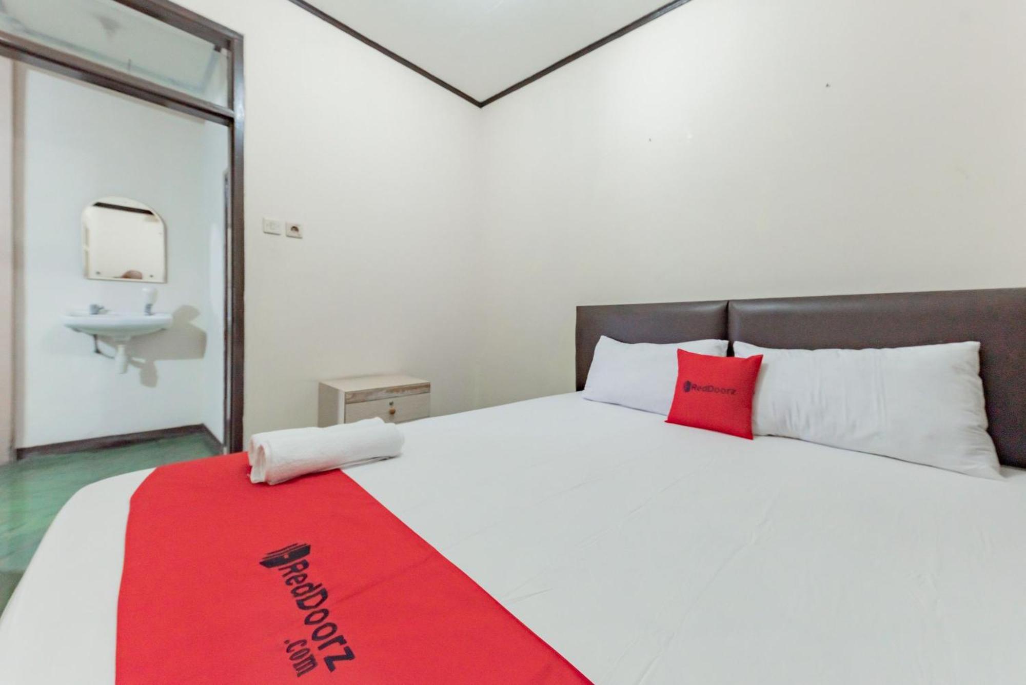 Reddoorz Near Cikole Lembang Hotel Eksteriør billede
