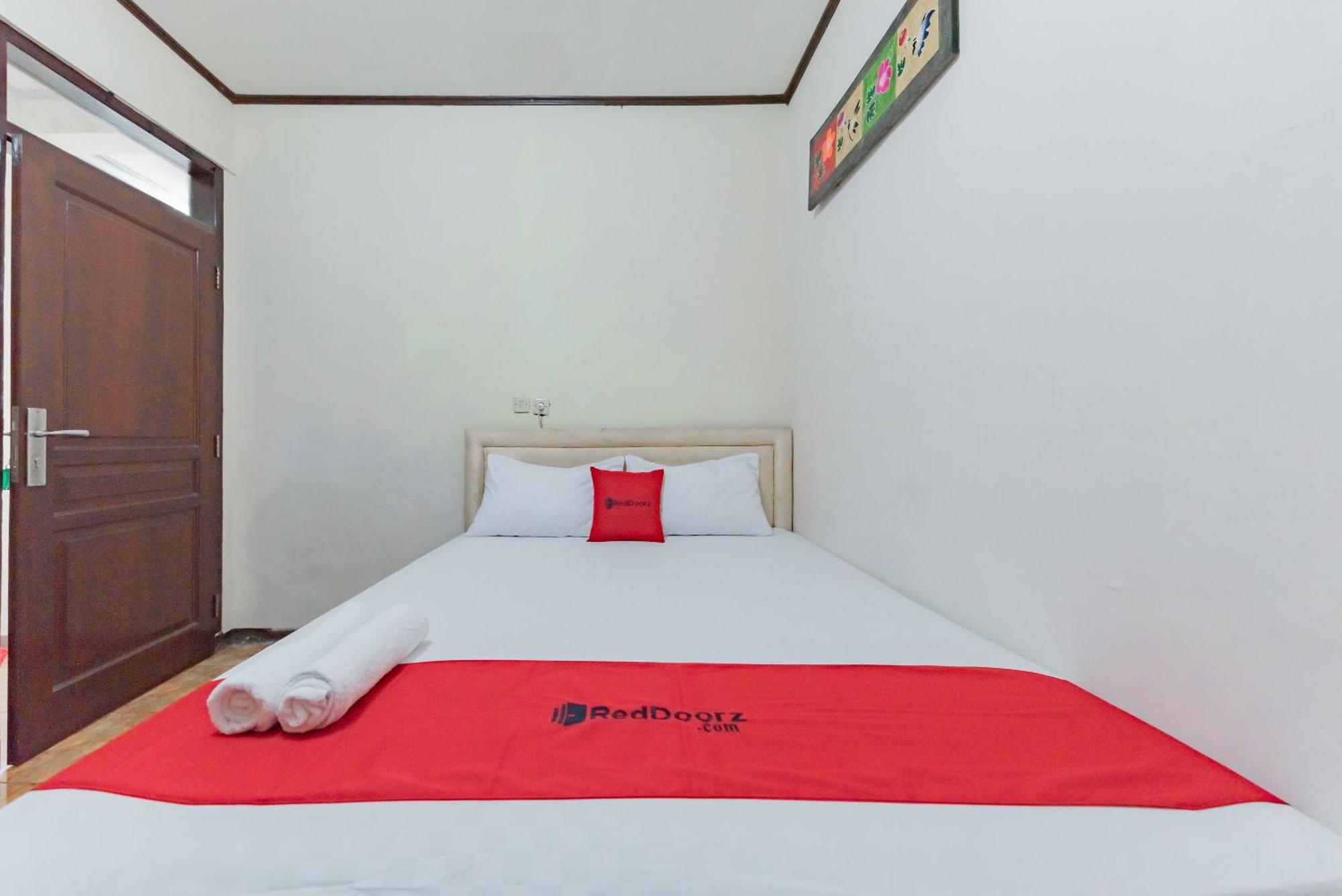 Reddoorz Near Cikole Lembang Hotel Eksteriør billede