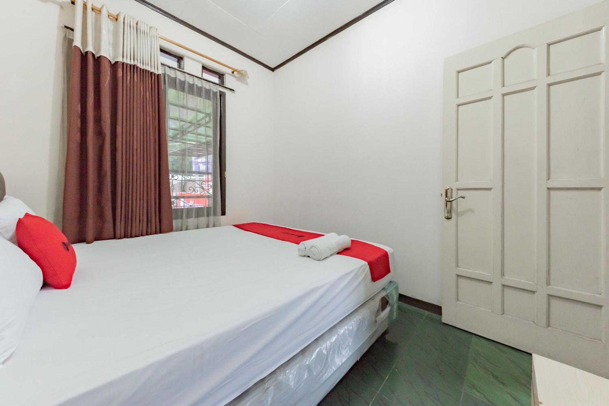 Reddoorz Near Cikole Lembang Hotel Eksteriør billede
